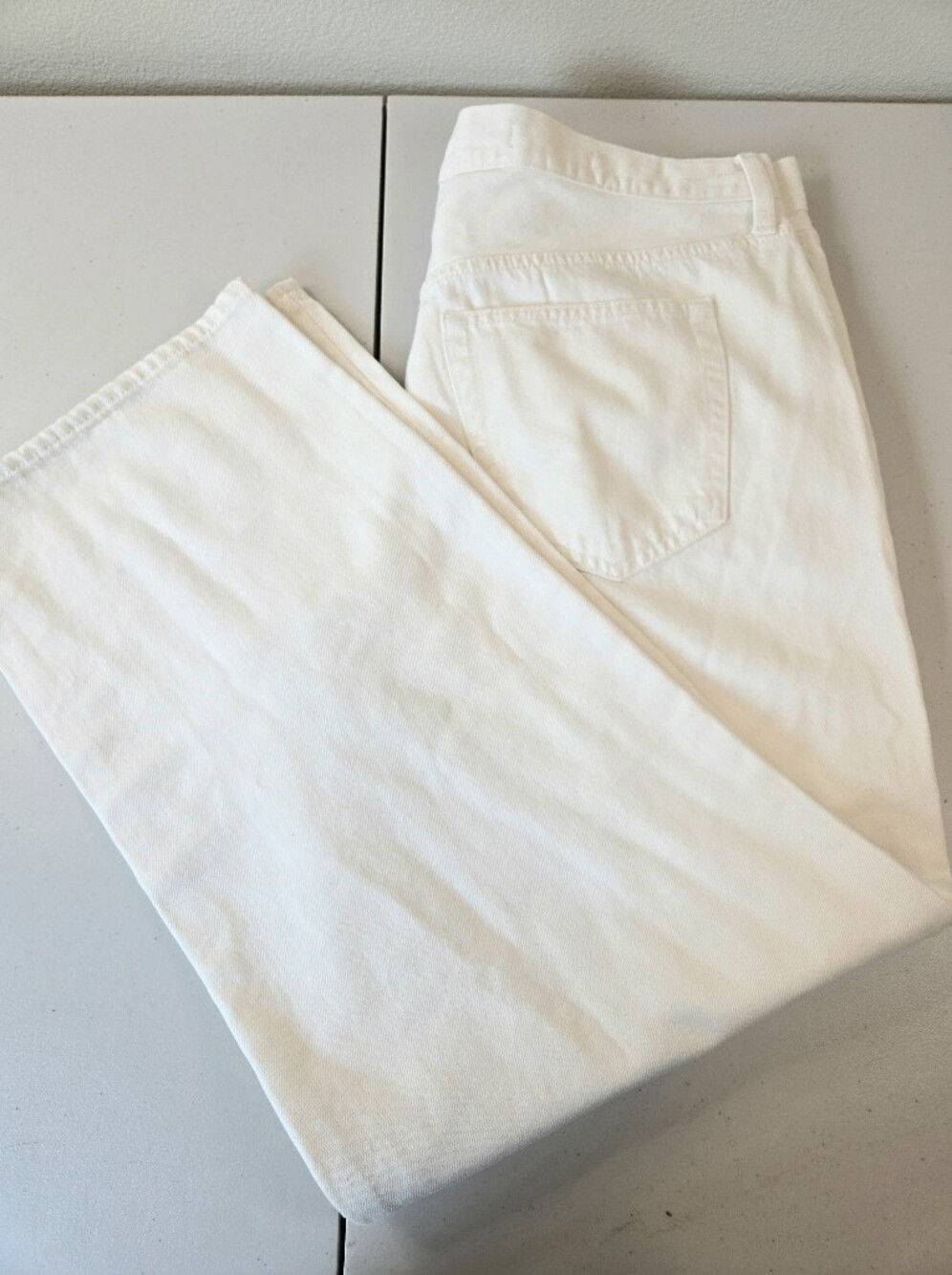 UT 90's Baggy White Jeans Size 14 Lightly Flawed